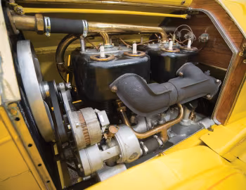 Under The Hood 1911 Oldsmobile Autocrat "Yellow Peril" (Series 28)
