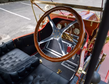 Panel frontal 1911 Oldsmobile Autocrat Runabout (Series 28)