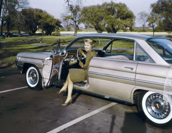 1961 Oldsmobile Classic 98 Holiday Sedan (3829)