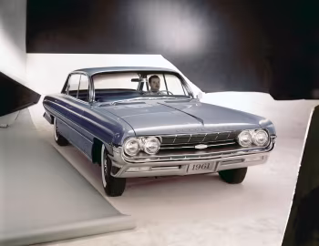 1961 Oldsmobile Classic 98 Holiday Sedan (3829)