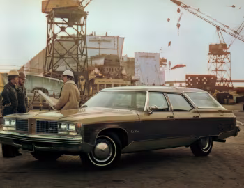 1976 Oldsmobile Custom Cruiser (35/45)
