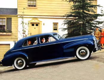 1940 Oldsmobile Custom Cruiser (3919)