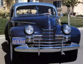1940 Oldsmobile Custom Cruiser (3919)