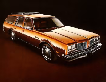 1979 Oldsmobile Custom Cruiser (3B Q35)