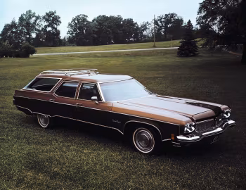 1973 Oldsmobile Custom Cruiser (35/45)