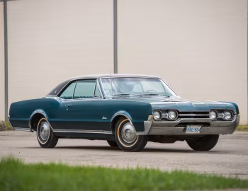 1967 Oldsmobile Cutlass Supreme Holiday Coupe (3817)