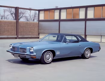 1973 Oldsmobile Cutlass Supreme Colonnade Hardtop Coupe (J57)