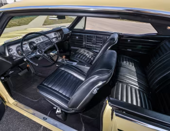 Interior 1967 Oldsmobile Cutlass 442 W-30 Holiday Coupe (3817)