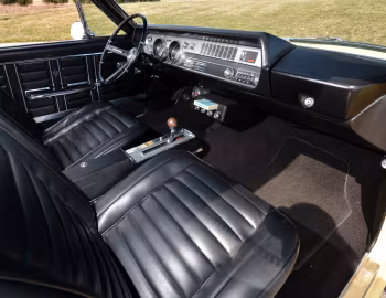 Interior 1967 Oldsmobile Cutlass 442 W-30 Holiday Coupe (3817)