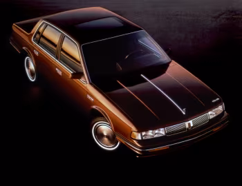 1988 Oldsmobile Cutlass Ciera International Series Sedan (3A S19)