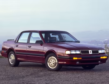 1989 Oldsmobile Cutlass Ciera International Series Sedan (3A J69)
