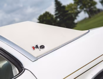 1975 Hurst/Olds Cutlass Supreme W-30 Coupe (CSU J57)