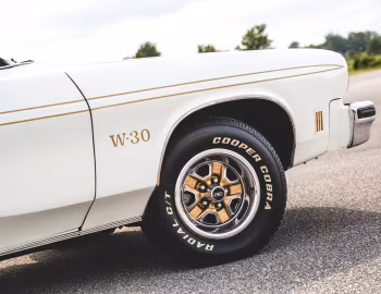 1975 Hurst/Olds Cutlass Supreme W-30 Coupe (CSU J57)