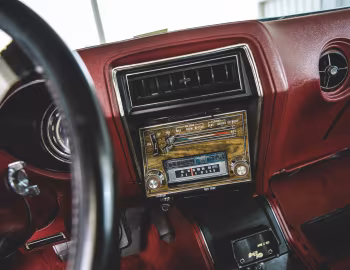 Interior 1975 Hurst/Olds Cutlass Supreme W-30 Coupe (CSU J57)