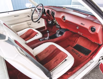 Interior 1975 Hurst/Olds Cutlass Supreme W-30 Coupe (CSU J57)