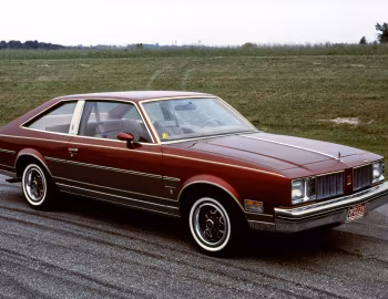 1978 Oldsmobile Cutlass Salon Brougham Slantback Coupe (3A J87)