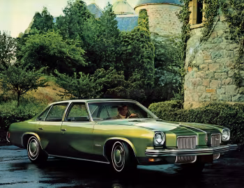 1973 Oldsmobile Cutlass Salon Sedan (J29)