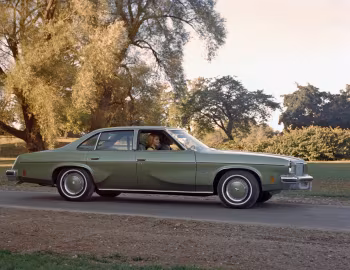 1974 Oldsmobile Cutlass Salon Sedan (J29)