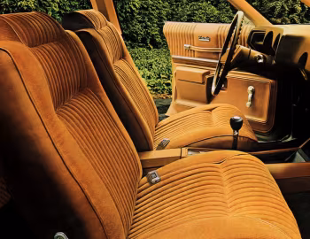 Интерьер 1973 Oldsmobile Cutlass Salon Sedan (J29)