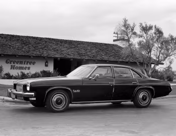 1973 Oldsmobile Cutlass Salon Sedan (J29)
