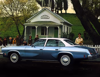 1975 Oldsmobile Cutlass Colonnade Hardtop Sedan (G29)