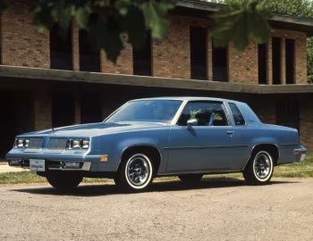 1981 Oldsmobile Cutlass Supreme Coupe (3A R47)