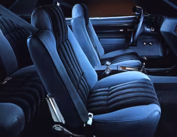 Интерьер 1977 Oldsmobile Cutlass Salon Coupe (K57)
