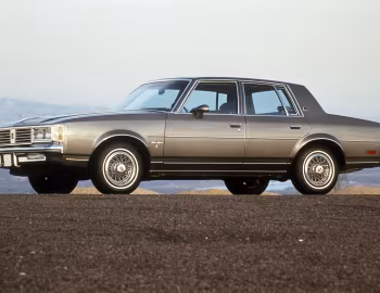 1987 Oldsmobile Cutlass Supreme Brougham Sedan (3G M69)