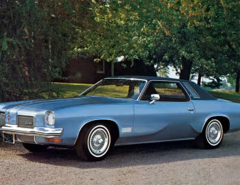 1973 Oldsmobile Cutlass Supreme Colonnade Hardtop Coupe (J57)