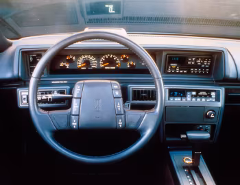 Торпедо 1992 Oldsmobile Cutlass Supreme International Series Coupe
