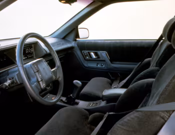 Интерьер 1992 Oldsmobile Cutlass Supreme International Series Coupe