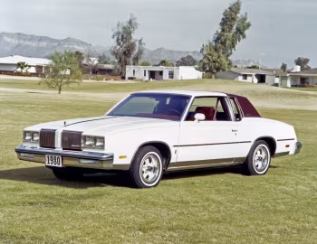 1980 Oldsmobile Cutlass Supreme Coupe (3A R47)