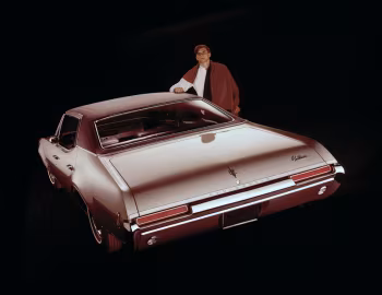 1968 Oldsmobile Cutlass Supreme Holiday Sedan (4239) '1967–68