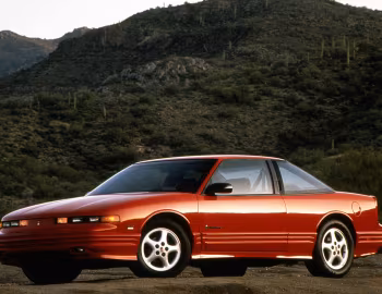 1993 Oldsmobile Cutlass Supreme International Series Coupe (3W H47)