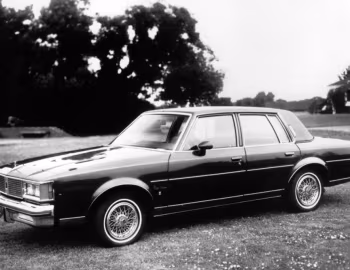 1983 Oldsmobile Cutlass Supreme Sedan (3G R69)