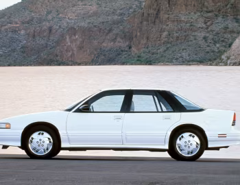 1997 Oldsmobile Cutlass Supreme SL Sedan (3W H69)