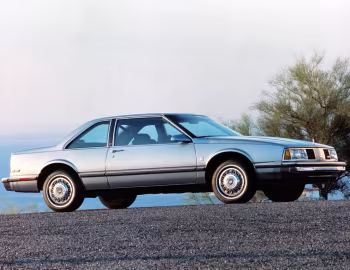 1986 Oldsmobile Delta 88 Royale Coupe (3H N37)