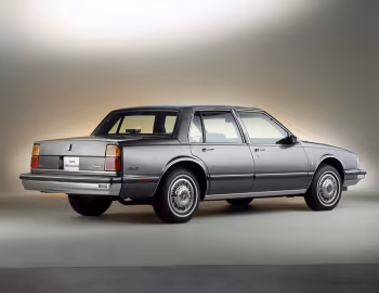 1986 Oldsmobile Delta 88 Royale Sedan (3H N69)