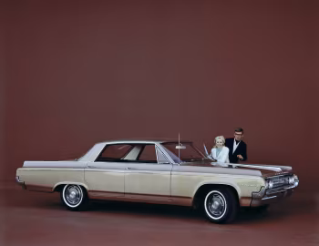 1964 Oldsmobile Dynamic 88 Holiday Sedan (3439)