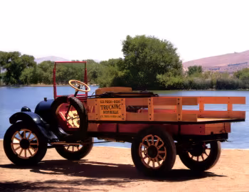 1916 Oldsmobile Flatbed
