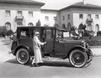 1924 Oldsmobile Model 30-B Sedan (30-BS)