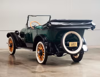 1920 Oldsmobile Model 45-B 5-passenger Touring (45BT)