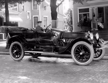 1913 Oldsmobile Model 53 7-passenger Touring