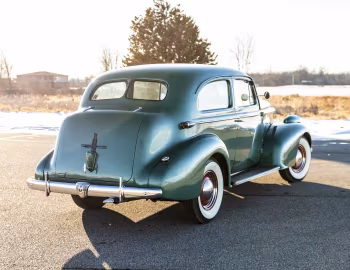 1938 Oldsmobile Model L-38 2-door Sedan (383801)