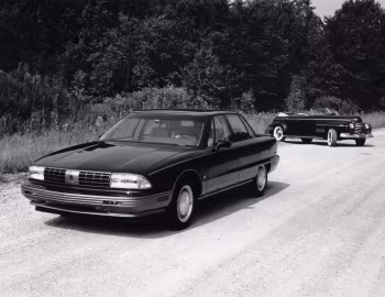 Oldsmobile Ninety-Eight, Oldsmobile Custom Cruiser 98 Convertible Phaeton