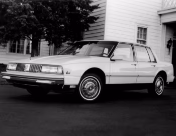 1986 Oldsmobile Ninety-Eight Grande Sedan (CW69)
