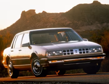 1990 Oldsmobile Ninety-Eight Regency Sedan (CX5)