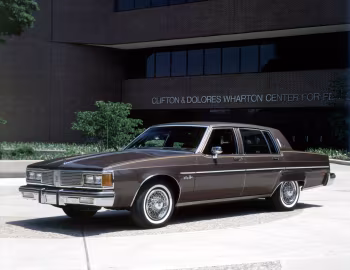 1984 Oldsmobile Ninety-Eight Regency Sedan (3C G69)