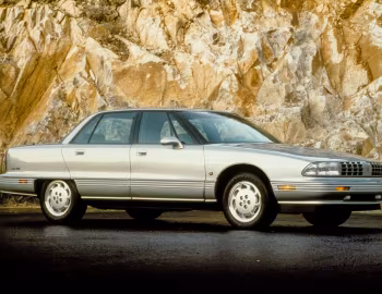 1992 Oldsmobile Ninety-Eight Touring Sedan (CV5)