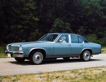 1976 Oldsmobile Omega Brougham Sedan (3X Е69)
